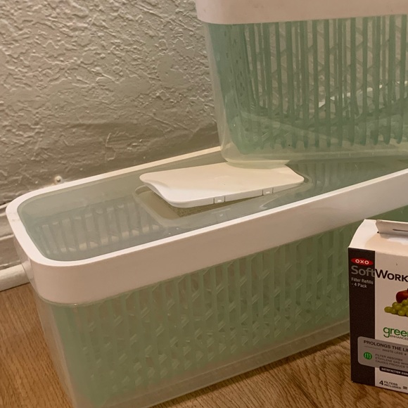 Good Grips GreenSaver Produce Keeper - 2 Large and one small - Picture 2 of 7